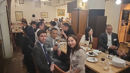 Oenophilia- Restaurant with guests