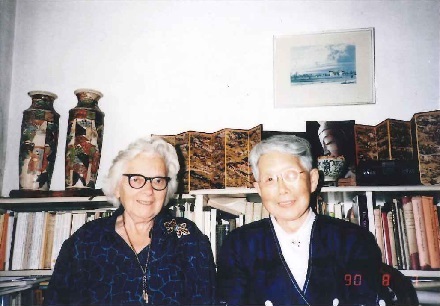 Prof. Ineko Kondo and Mrs Akiko Higuchi at the gate of the British Embassy, May 1990